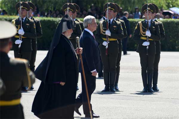  Hari Kedua Perang Armenia-Azerbaijan, Sedikitnya 80 Orang Tewas