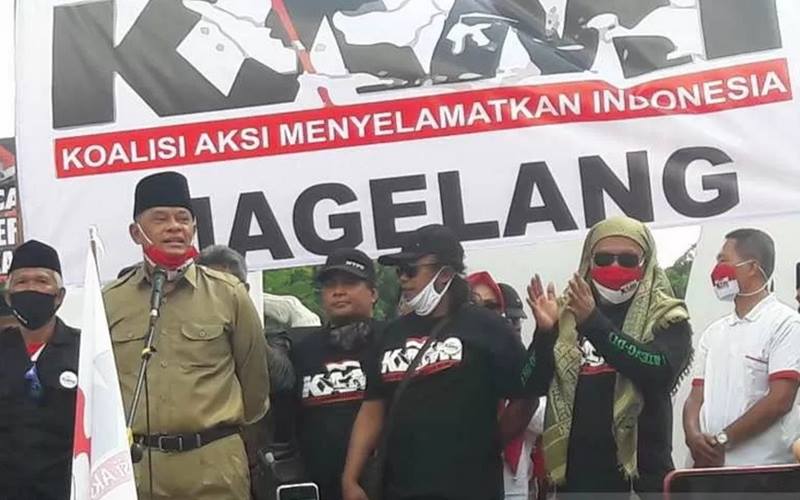 Mantan Panglima TNI Jenderal (Purn) Gatot Nurmantyo menyampaikan sambutan dalam deklarasi KAMI kabupaten/kota se-Jawa Tengah di Kota Magelang./Antara