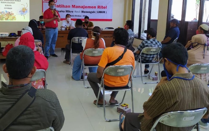  Pedagang Kecil di Cirebon Jalani Pelatihan Manajemen Ritel dan Teknologi Digital