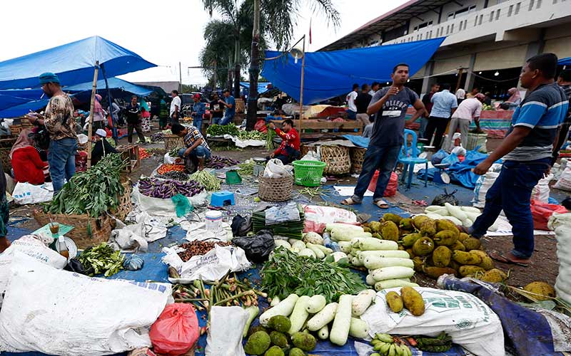  Pedagang di Pasar Tradisional Lambaro Aceh Abaikan Protokol Kesehatan