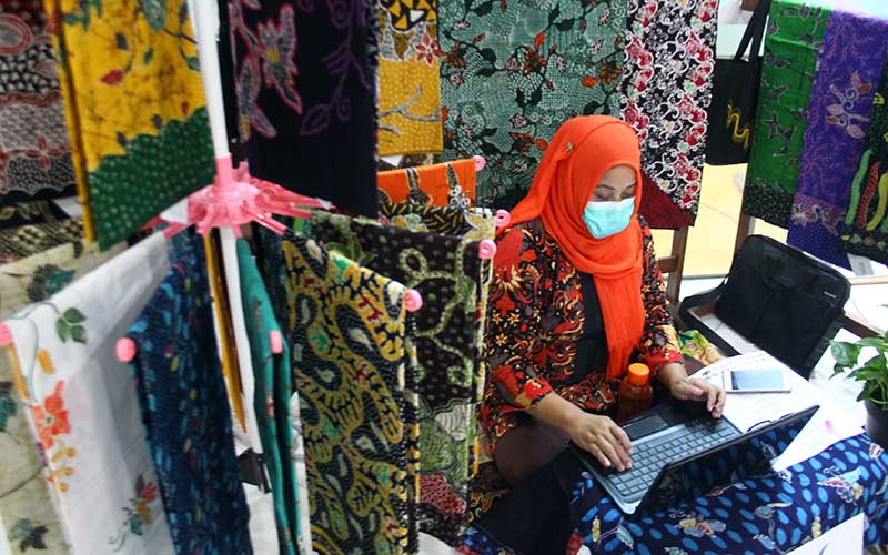  Perajin Batik Didorong Untuk Memasarkan Produknya Lewat Digital