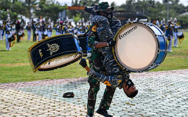  Aksi Taruna-Taruni AAL saat Mementaskan Genderang Suling Gita Jala