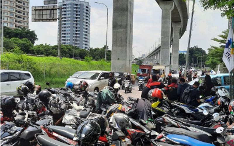  Sekuriti Unjuk Rasa, TB Simatupang Arah Lebak Bulus Tersendat