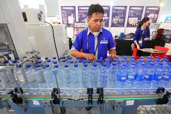 Botol plastik kemasan. Ancaman importir produk hilir plastik semakin tinggi pada masa pandemi. /JIBI-Dwi Prasetya