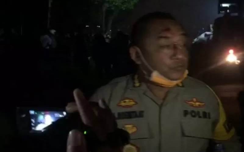  Demo  Mahasiswa Ricuh, Kepala Karo Ops Polda Banten Dilempar Batu
