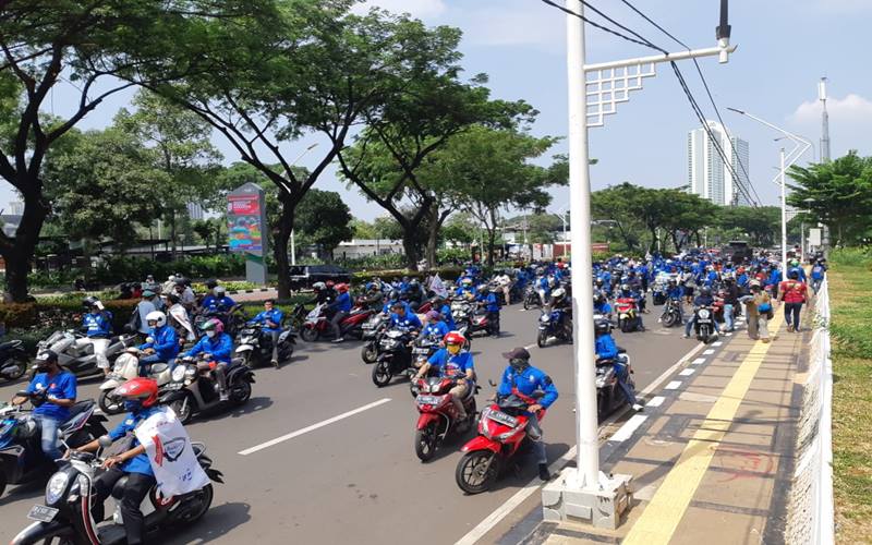  Demo Buruh Tolak Omnibus Law UU Cipta Kerja, SBSI 92 Orasi di Kawasan MPR/DPR