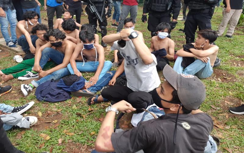  Demo Buruh Tolak UU Cipta Kerja, Polisi Tangkap 20 Orang Penyusup   