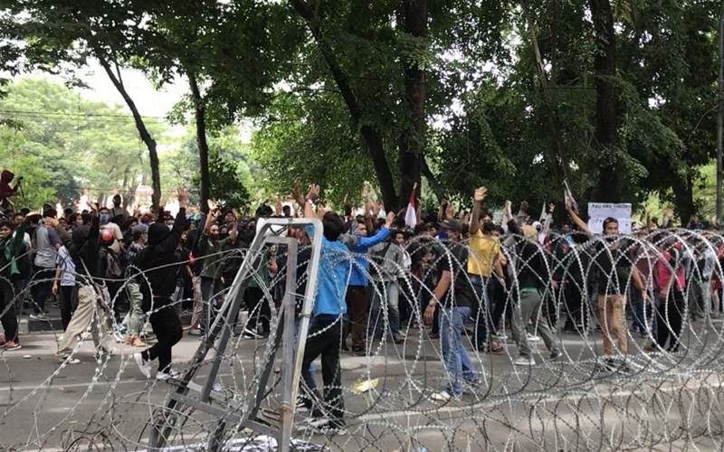  Demo UU Cipta Kerja Rusuh, Polisi Medan Amankan 60-an Demonstran