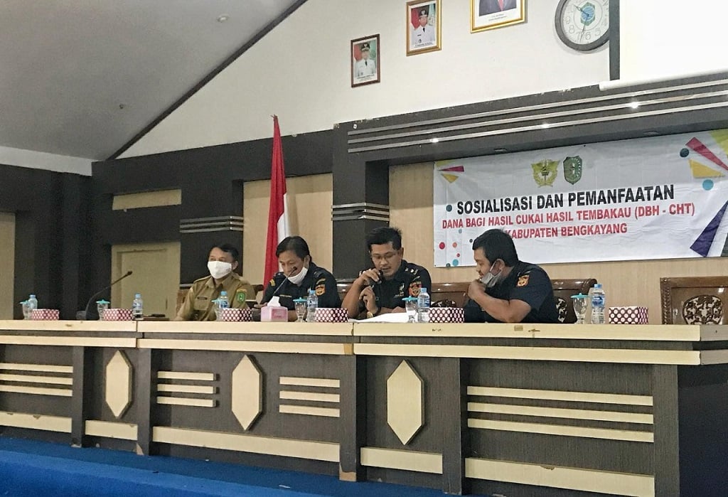  Pertanggungjawabkan DBHCHT, Bea Cukai Sintete dan Pemda Bengkayang Gelar Sosialisasi Cukai