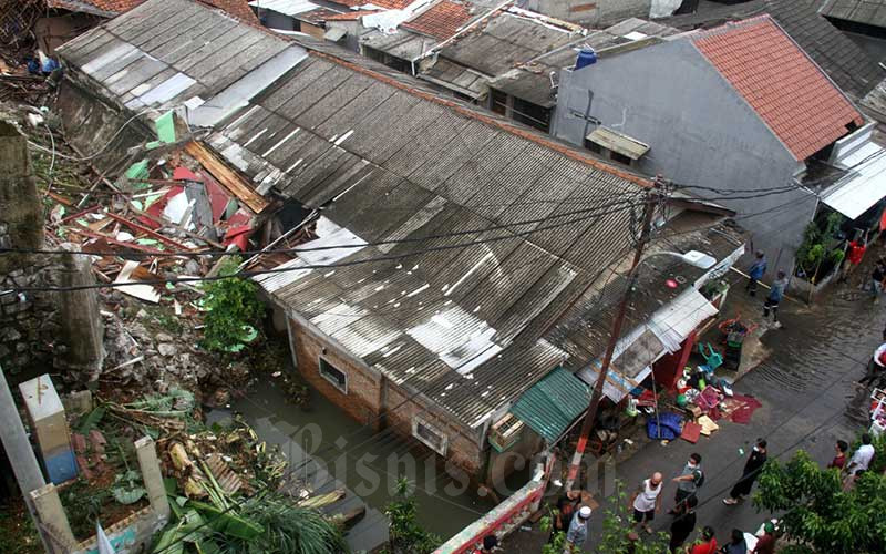  Bencana Banjir dan Tanah Longsor di Jagakarsa Mengakibatkan Dua Warga Meninggal
