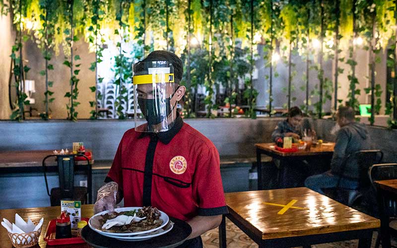  DKI Jakarta Kembali Menerapkan PSBB Transisi, Tempat Makan Diperbolehkan Layani Pengunjung