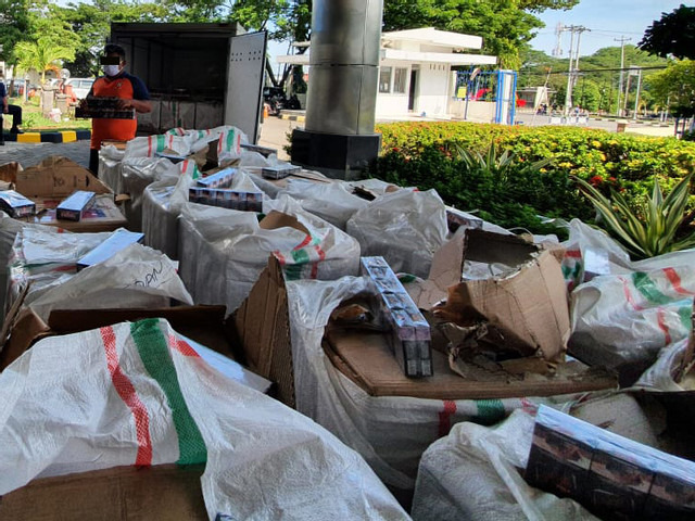  Petugas Bea Cukai Gagalkan Peredaran Jutaan Batang Rokok Ilegal di Kudus dan Demak