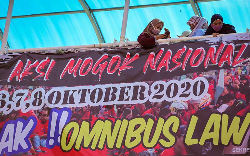  Yuk Simak, Tip Mengemudi Aman Saat Ada Demo Tolak Omnibus Law