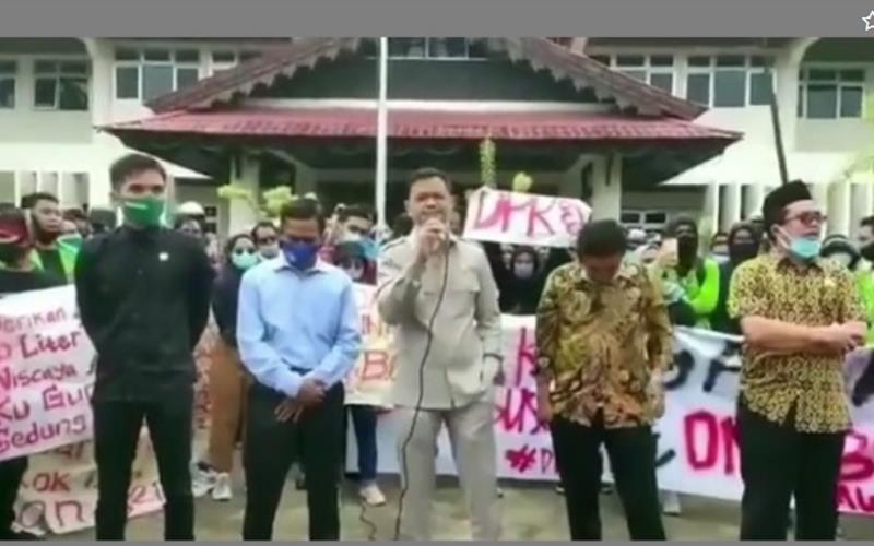  Viral Demonstran UU Cipta Kerja Soraki Ketua DPRD Paser Tak Hafal Pancasila