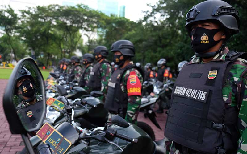  Prajurit TNI Diterjunkan Ke Jalan Untuk Menjaga Keamanan di Medan