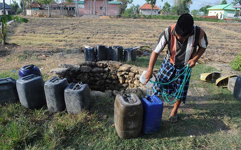  Warga di Jawa Timur Kesulitan Mendapat Air Bersih Karena Musim Kemarau