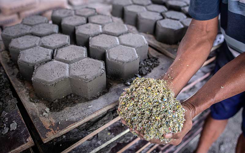  Pembuatan Paving Blok Dari Sampah Plastik