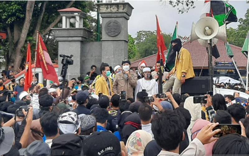  Demo Tolak UU Cipta Kerja: Bupati Banyumas Ajak Mahasiswa Gunakan Logika