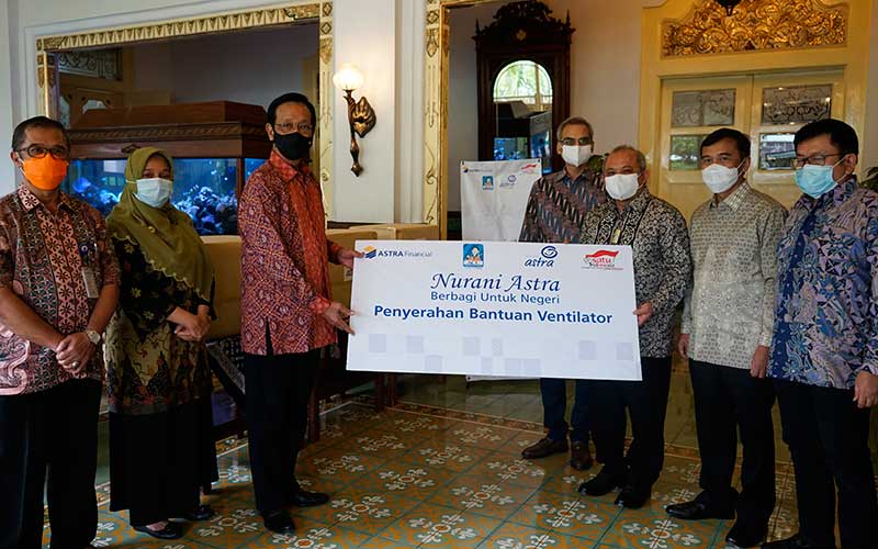  Gubernur DIY Sri Sultan Hamengkubuwono X Terima Donasi Berupa Alat Ventilator Dari Astra Finansial