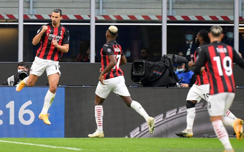  Hasil Liga Italia, Dua Gol Ibrahimovic Antar Milan Pimpin Klasemen