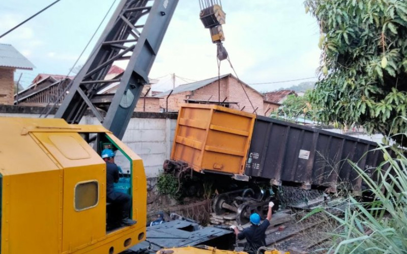  Kereta Ditabrak Truk, KAI Tuntut Pengemudi dan Pemilik Truk