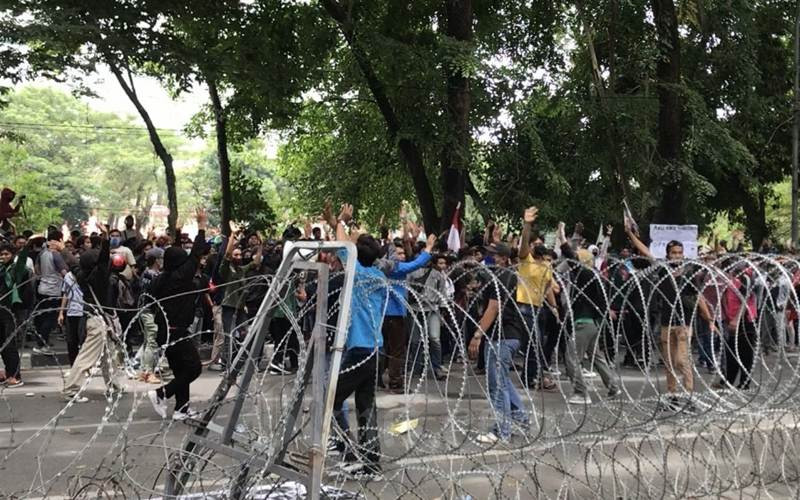  Demo Tolak UU Cipta Kerja, 3 Pemuda Penggerak Pelajar STM Diamankan Polisi