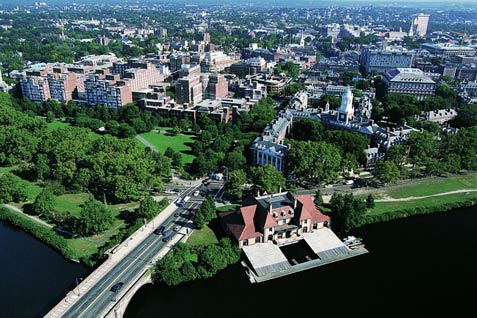  Harvard Tolak Aturan AS untuk Batasi Lama Tinggal Mahasiswa Asing