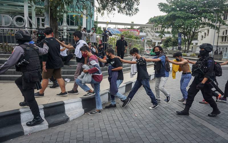  Tujuh Provokator Demo Omnibus Law di Medsos Dijerat Pasal Berlapis     