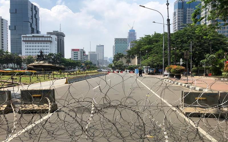  Aparat Siaga, Begini Situasi di Patung Kuda Jelang BEM Demo UU Cipta Kerja