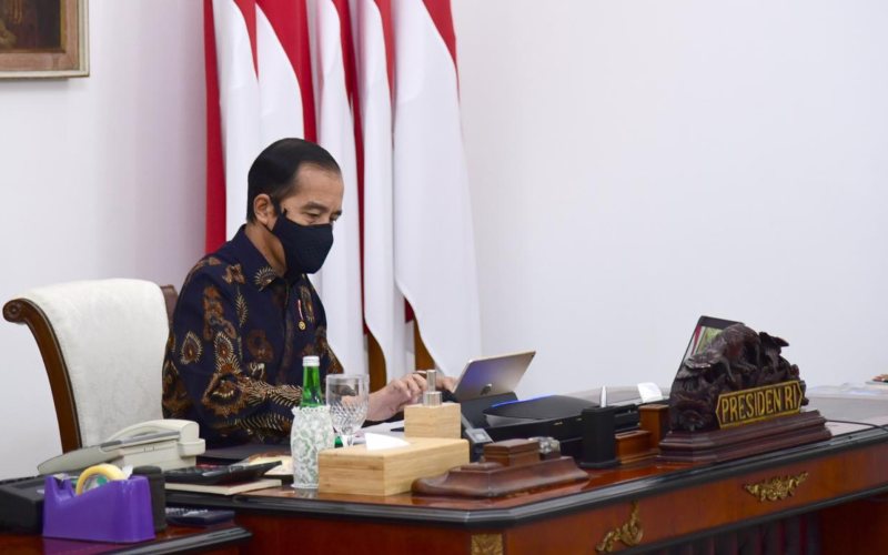 Presiden Joko Widodo memimpin rapat terbatas laporan Komite Penanganan Covid-19 dan Pemulihan Ekonomi Nasional secara virtual, Senin (12/10/2020) - Biro Pers Sekretariat Presiden/Muchlis Jr