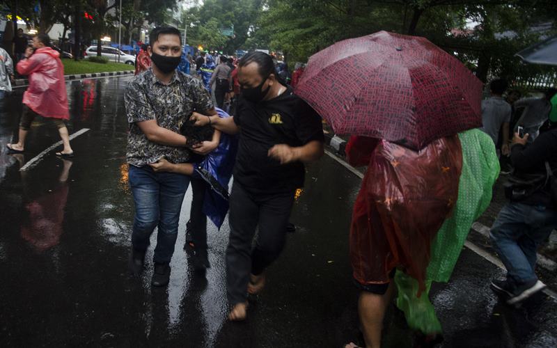  Demo Tolak UU Cipta Kerja, Polisi Tangkap 8 Mahasiswa di Tol Pasteur Bandung