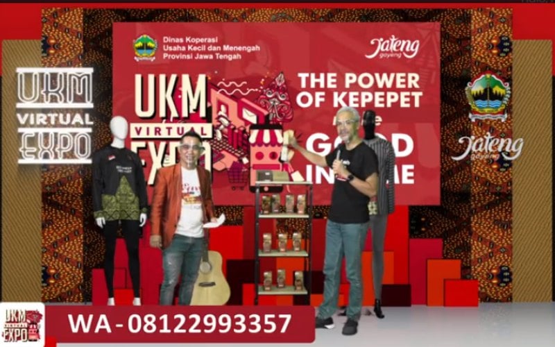  Ganjar Jualan Jersey Batik di UKM Virtual Expo