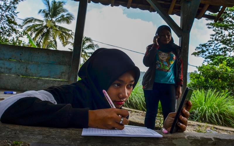  Setahun Nadiem Mendikbud, Bantuan Kuota Internet Masih Banyak Persoalan