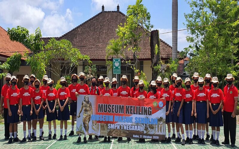  Museum Purba Gilimanuk Kunjungi Siswa Obati Kerinduan Belajar Langsung