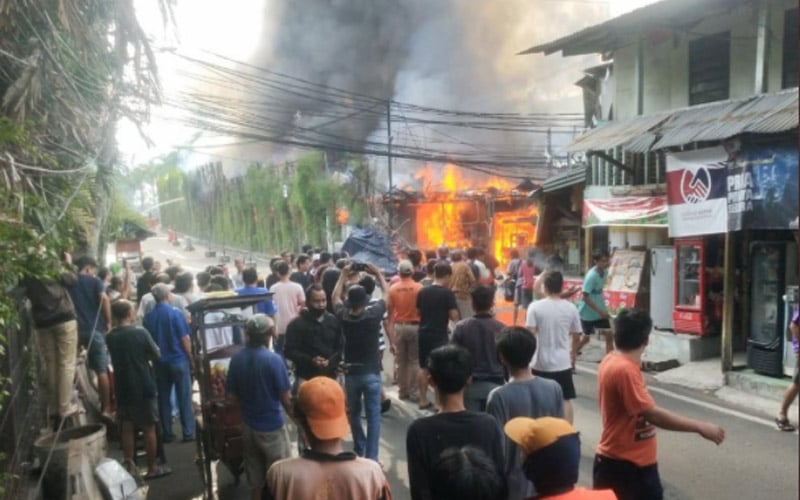  Ada Kebakaran di Pemukiman Padat dekat Parkiran Senayan City