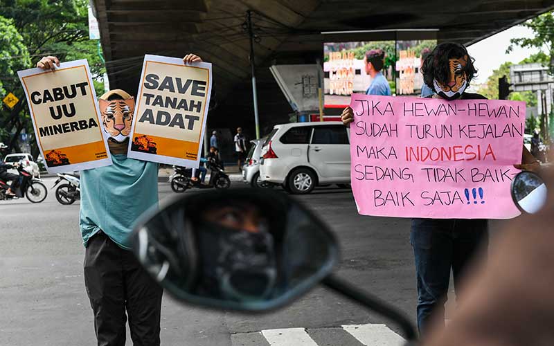  Aktivis Lingkungan Gelar Aksi Simpatik di Bandung