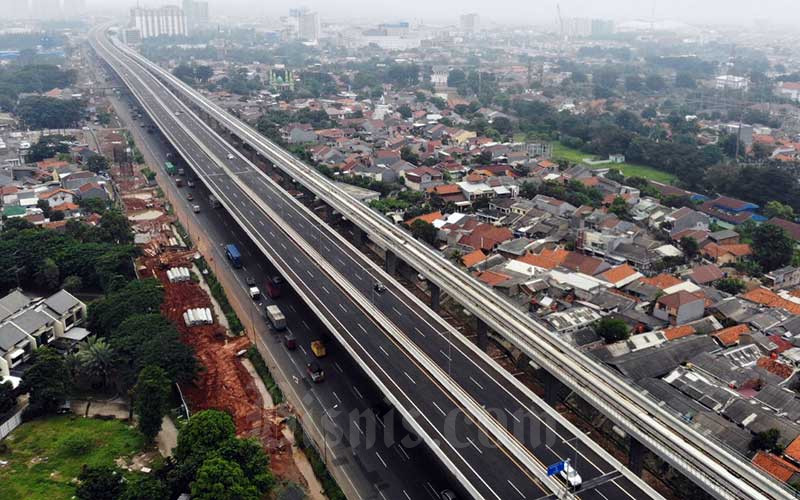 Lalu Lintas Padat Pagi Ini, Jasa Marga Terapkan Contraflow di Tol Jakarta Cikampek