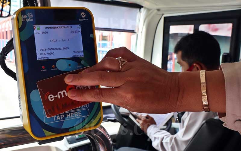  BEM SI Demo UU Cipta Kerja, Transjakarta Modifikasi Rute Layanan