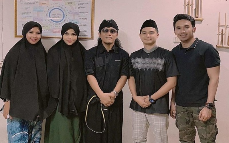 DJ Katty Butterfly jadi Mualaf, Dibimbing Gus Miftah