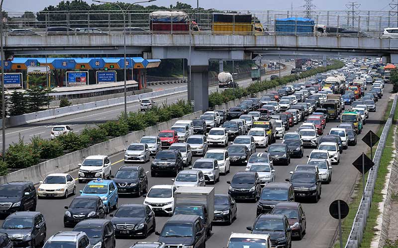  Ratusan Ribu Kendaraan Meninggalkan Jakarta saat Libur Panjang Maulid Nabi dan Cuti Bersama