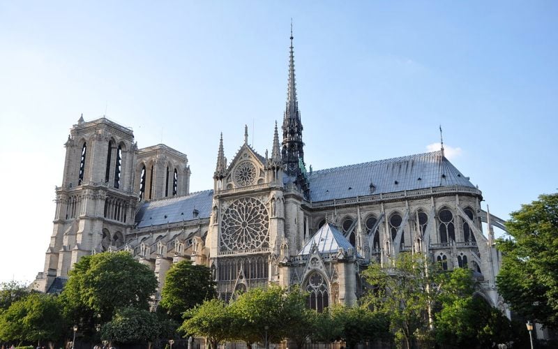  Kasus Penusukan di Gereja Notre-Dame, Macron: Prancis Lawan Aksi Teror