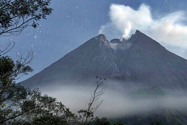  Gunung Merapi Alami Kenaikan Aktivitas Vulkanik