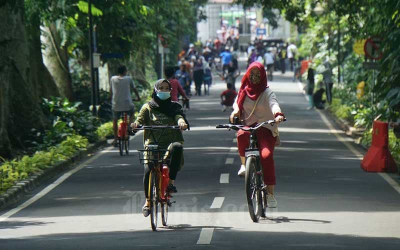  Kebun Raya Bogor Dipadati Wisatawan Setelah Kembali Dibuka