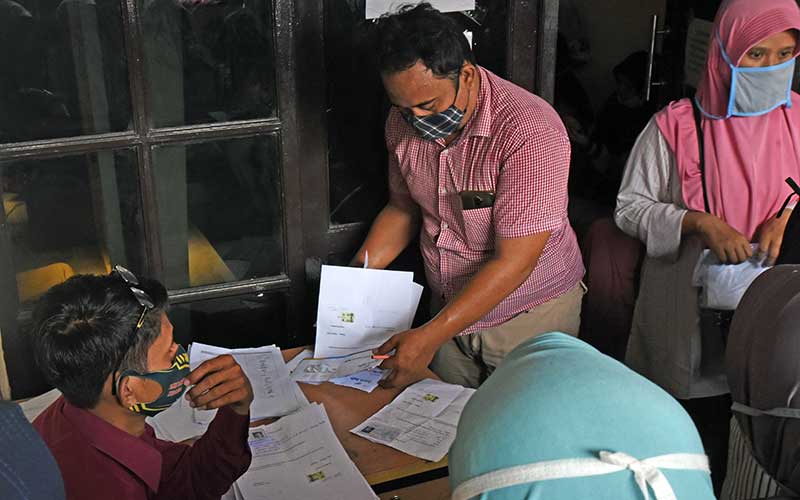  Pemkot Serang Salurkan Bantuan Usaha Mikro Senilai Rp500 Ribu Untuk 10.318 Pelaku Usaha