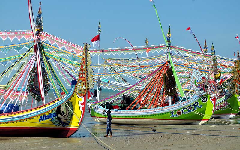  50 Perahu Hias Disiapkan Untuk Menyambut Pesta Petik Laut