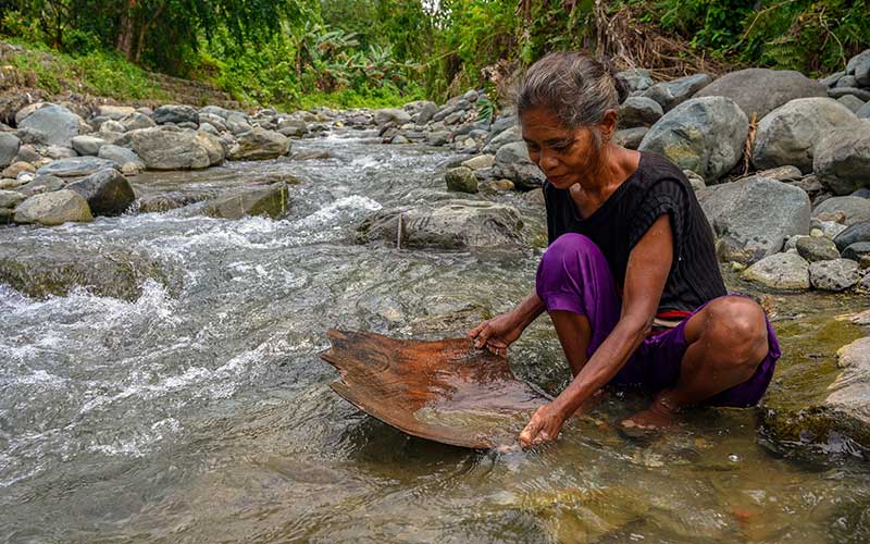  Warga di Kabupaten Donggala Sulawesi Tengah Lebih Memilih Mendulang Emas Dari Pada Berkebun