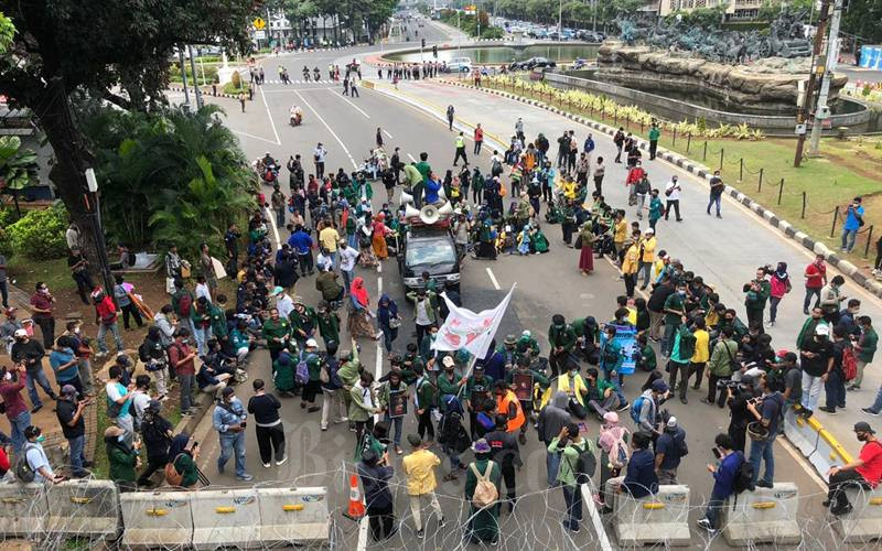  BEM SI Kembali Gelar Aksi Tolak UU Cipta Kerja di Kawasan Istana Negara