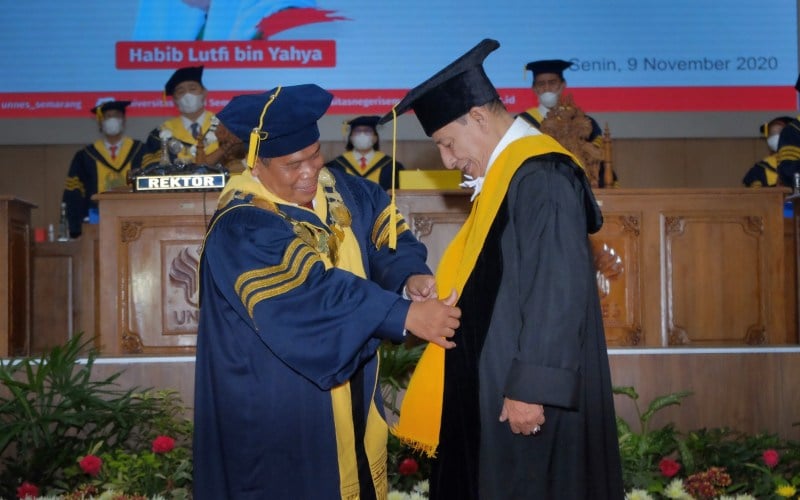  Habib Luthfi Dianugerahi Doktor Honoris Causa, Ini Alasan Unnes