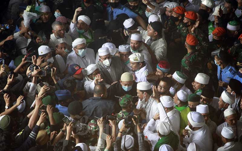  Baru Tiba di Indonesia, Habib Rizieq Mendadak Sakit. Ini Penyebabnya