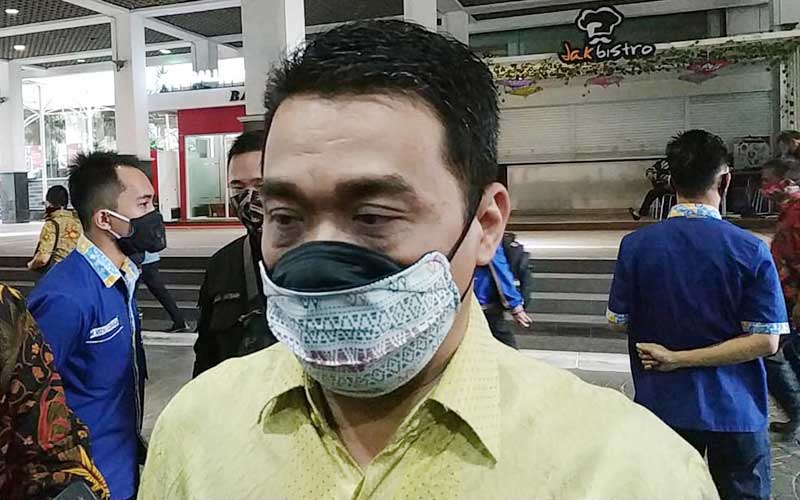 PENANGGULANGAN COVID-19 : DKI Jakarta Mulai Implementasi Perda